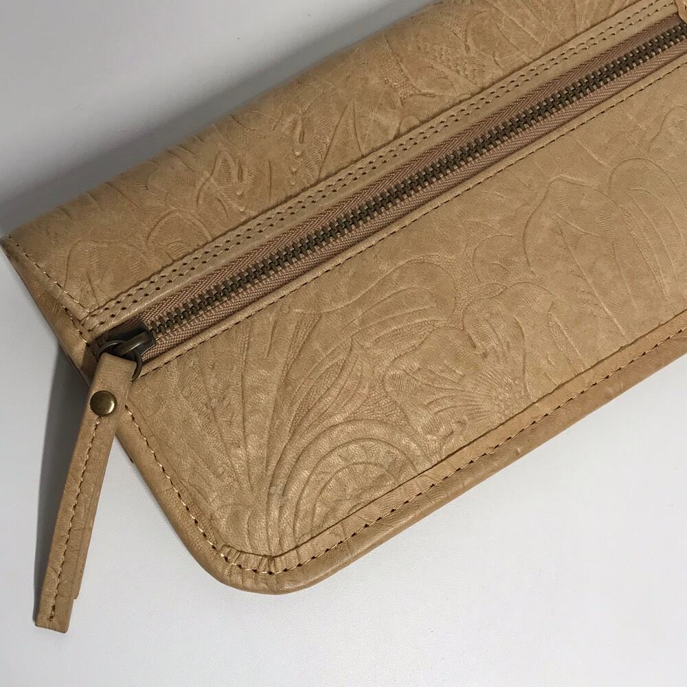 American Leather Co Tan Tooled Envelope Wallet Small Clutch Wristlet Leather - Picture 8 of 11